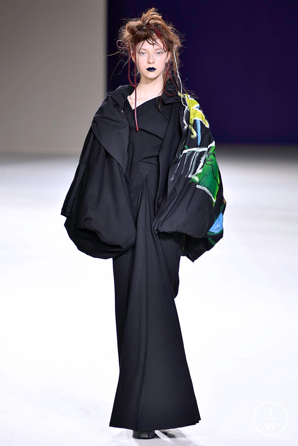 Fashion Week Paris Fall/Winter 2019 look 32 from the Yohji Yamamoto collection womenswear