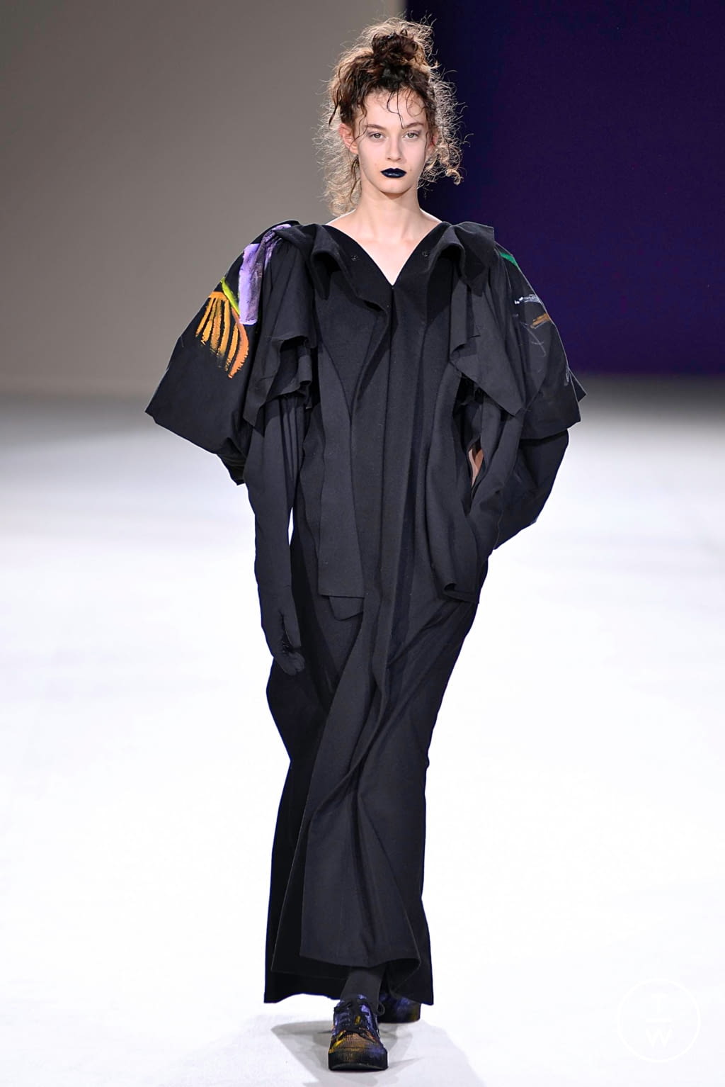 Fashion Week Paris Fall/Winter 2019 look 33 de la collection Yohji Yamamoto womenswear