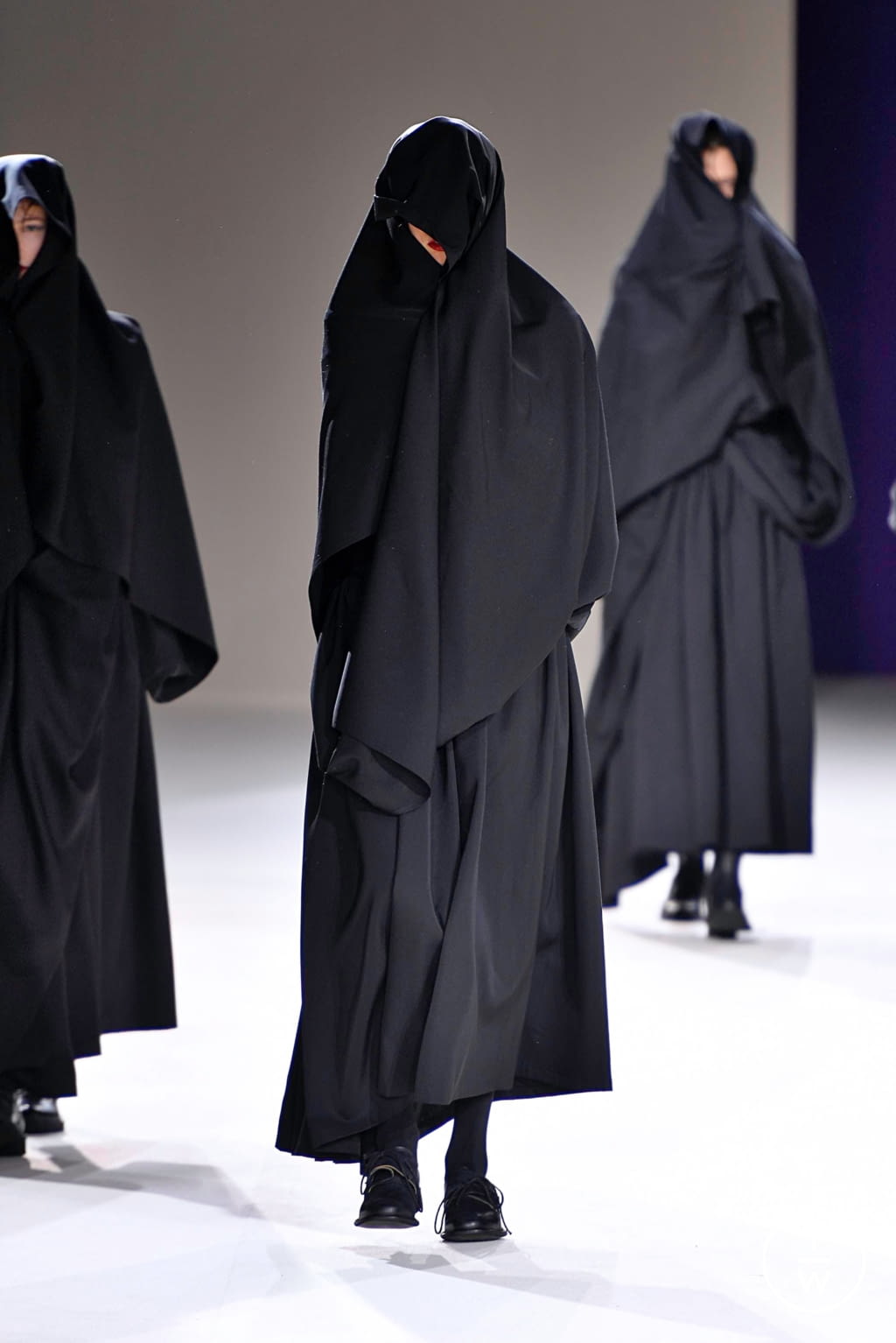 Fashion Week Paris Fall/Winter 2019 look 39 de la collection Yohji Yamamoto womenswear