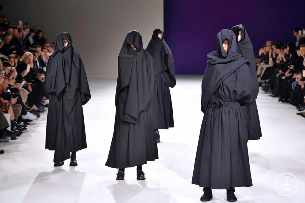 Fashion Week Paris Fall/Winter 2019 look 40 de la collection Yohji Yamamoto womenswear