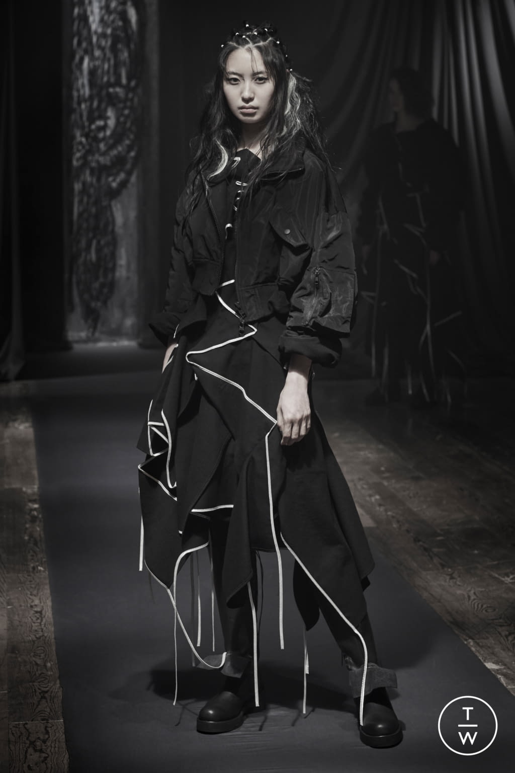 Fashion Week Paris Fall/Winter 2021 look 25 de la collection Yohji Yamamoto womenswear