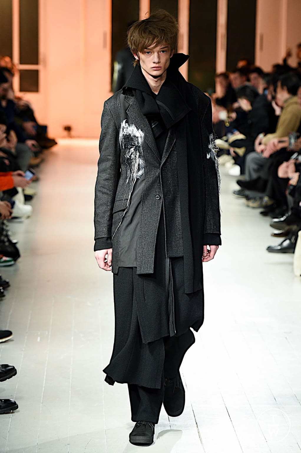 Yohji Yamamoto FW20 menswear #21 - The Fashion Search Engine - TAGWALK