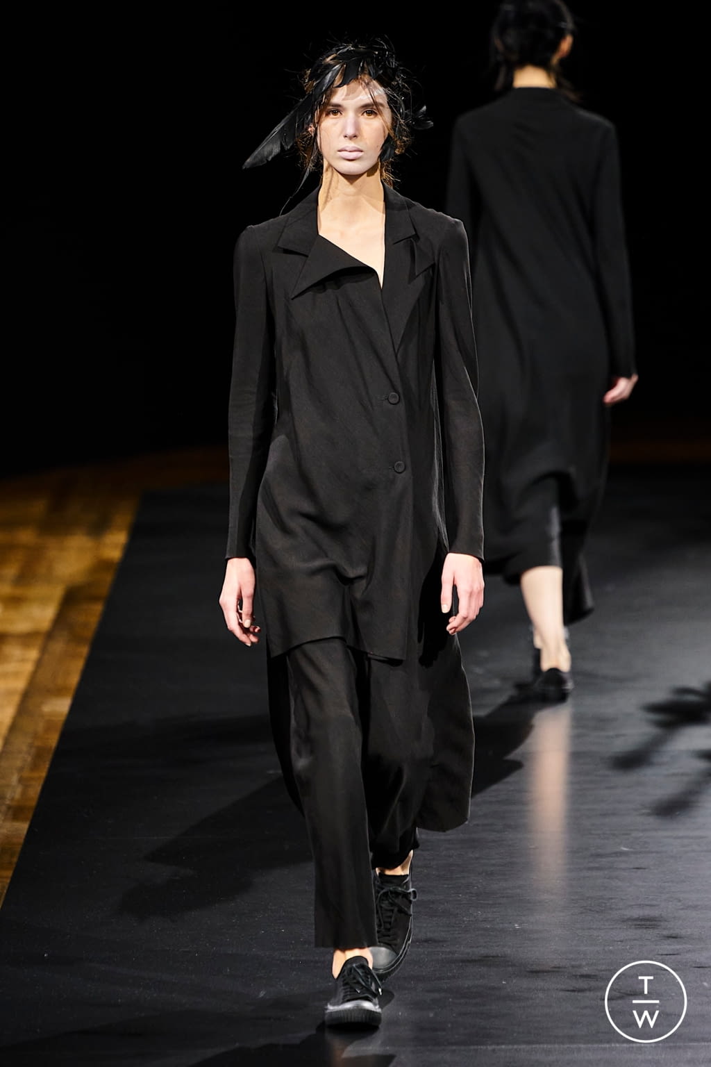 Fashion Week Paris Spring/Summer 2021 look 11 from the Yohji Yamamoto collection womenswear