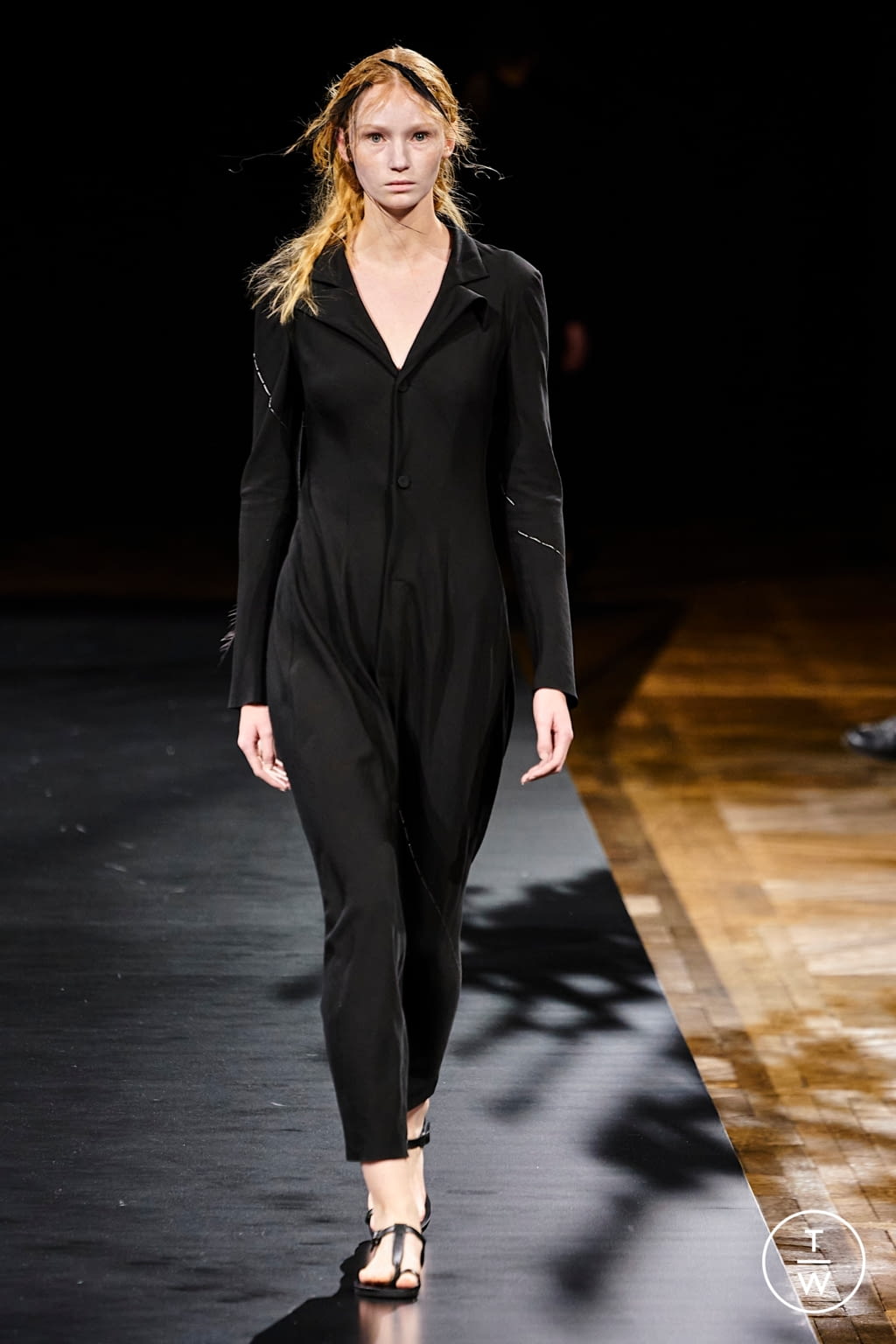 Fashion Week Paris Spring/Summer 2021 look 12 from the Yohji Yamamoto collection 女装