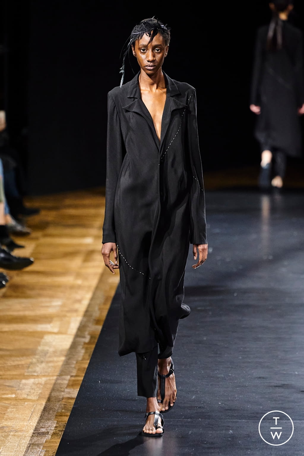 Fashion Week Paris Spring/Summer 2021 look 15 from the Yohji Yamamoto collection womenswear
