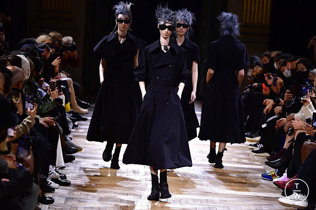 Fashion Week Paris Spring/Summer 2022 look 9 from the Yohji Yamamoto collection womenswear