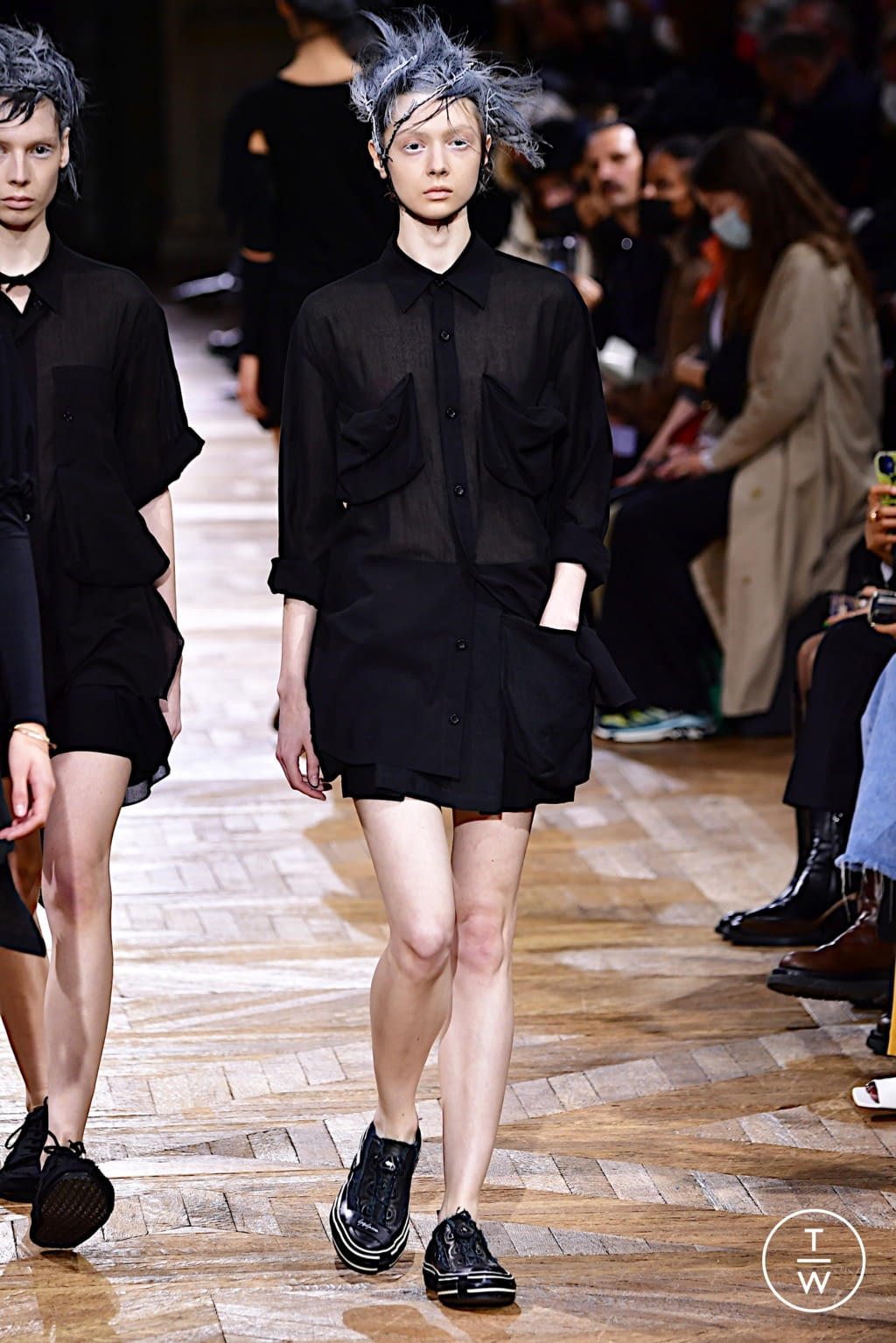 Fashion Week Paris Spring/Summer 2022 look 18 de la collection Yohji Yamamoto womenswear