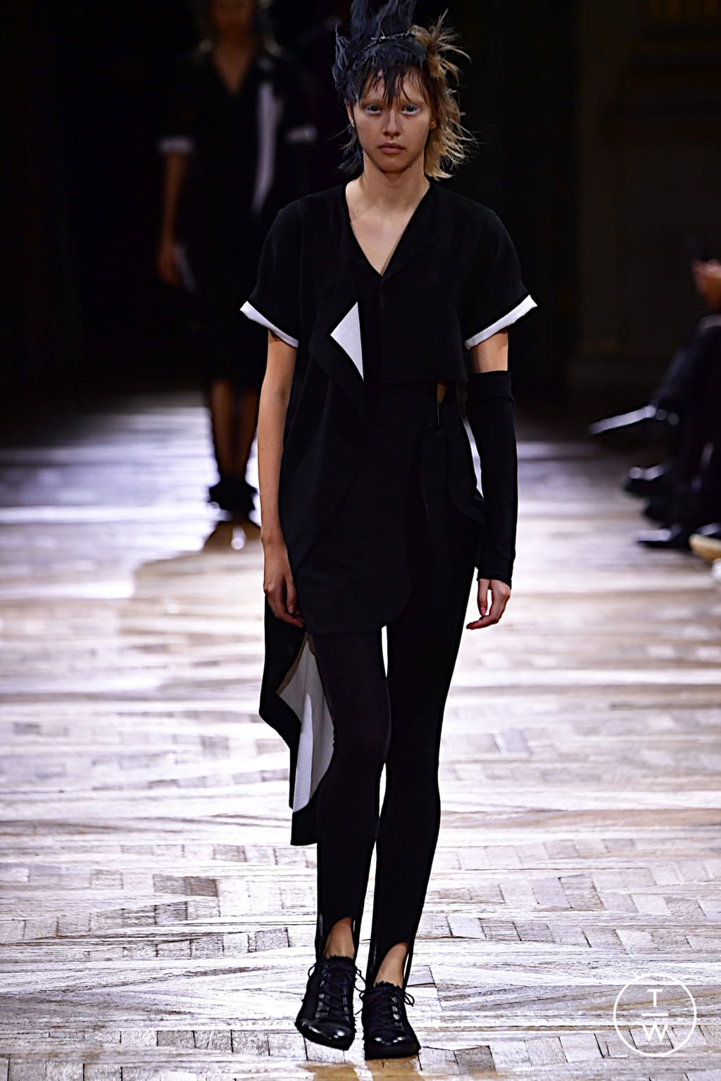 Fashion Week Paris Spring/Summer 2022 look 21 from the Yohji Yamamoto collection womenswear