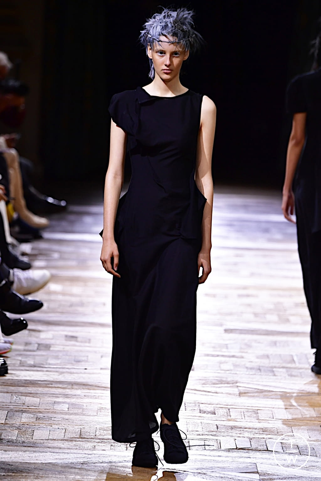 Fashion Week Paris Spring/Summer 2022 look 32 from the Yohji Yamamoto collection womenswear