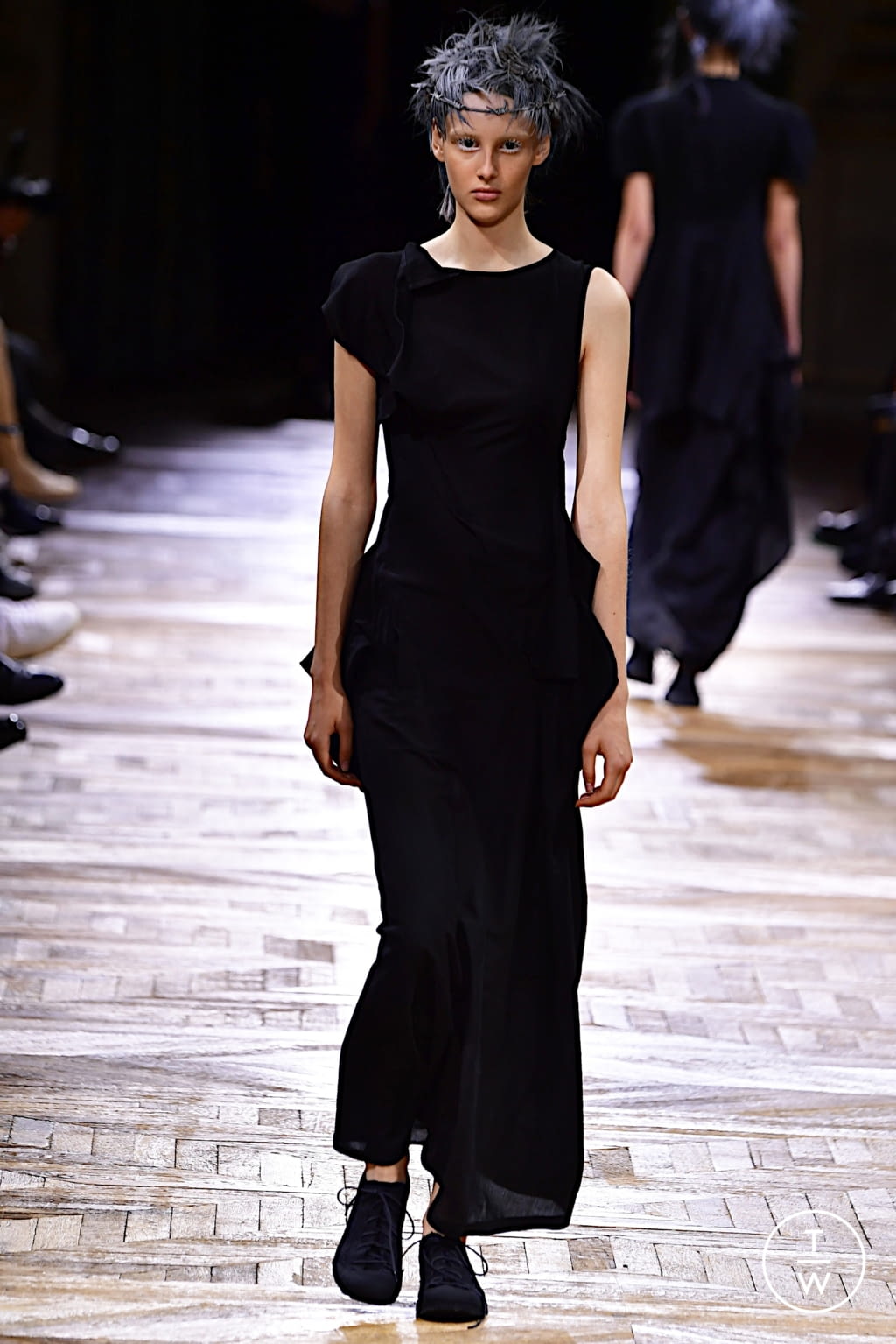 Fashion Week Paris Spring/Summer 2022 look 33 from the Yohji Yamamoto collection womenswear