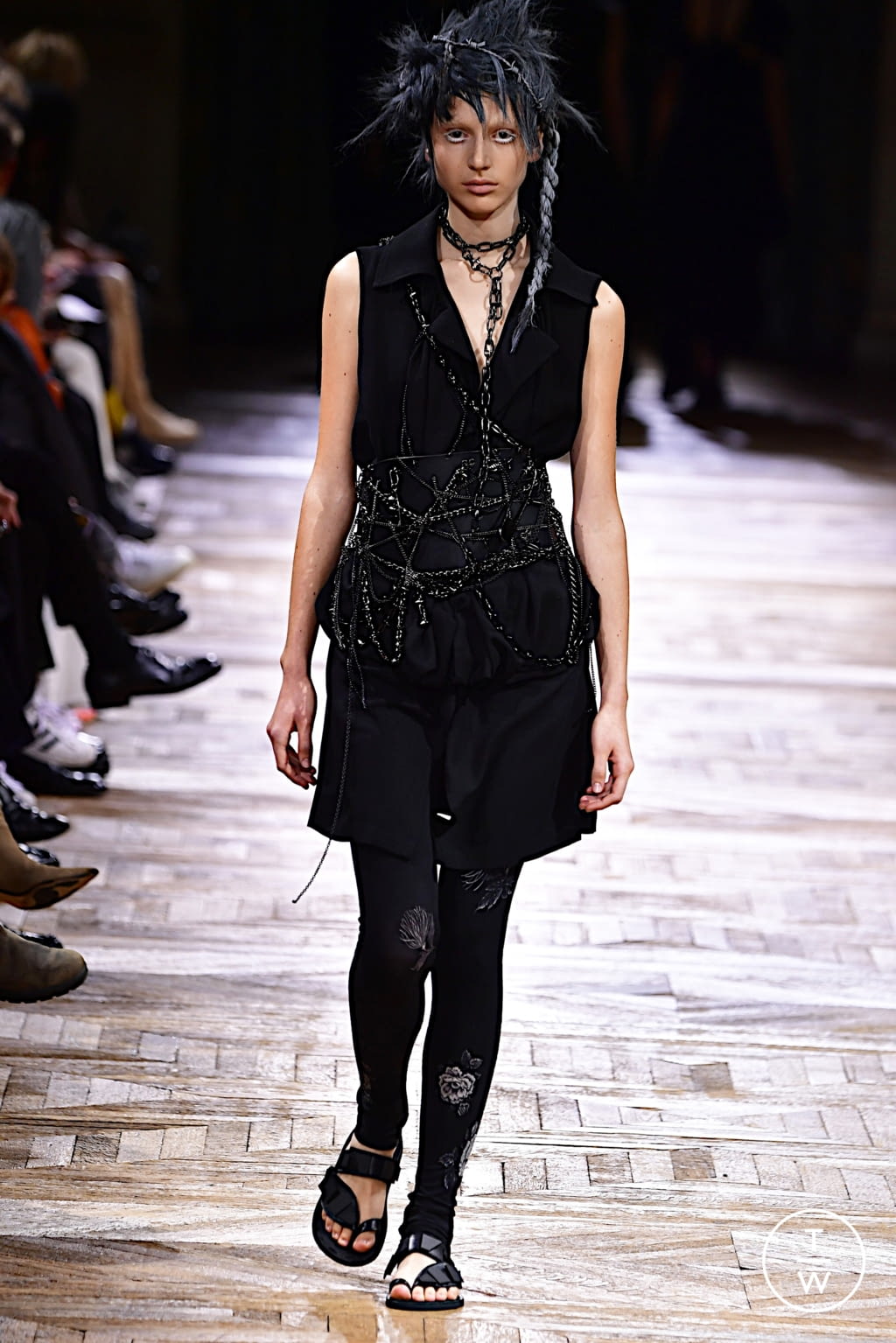 Fashion Week Paris Spring/Summer 2022 look 40 from the Yohji Yamamoto collection 女装