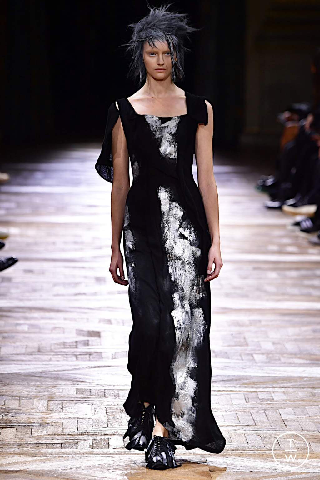 Fashion Week Paris Spring/Summer 2022 look 46 from the Yohji Yamamoto collection womenswear