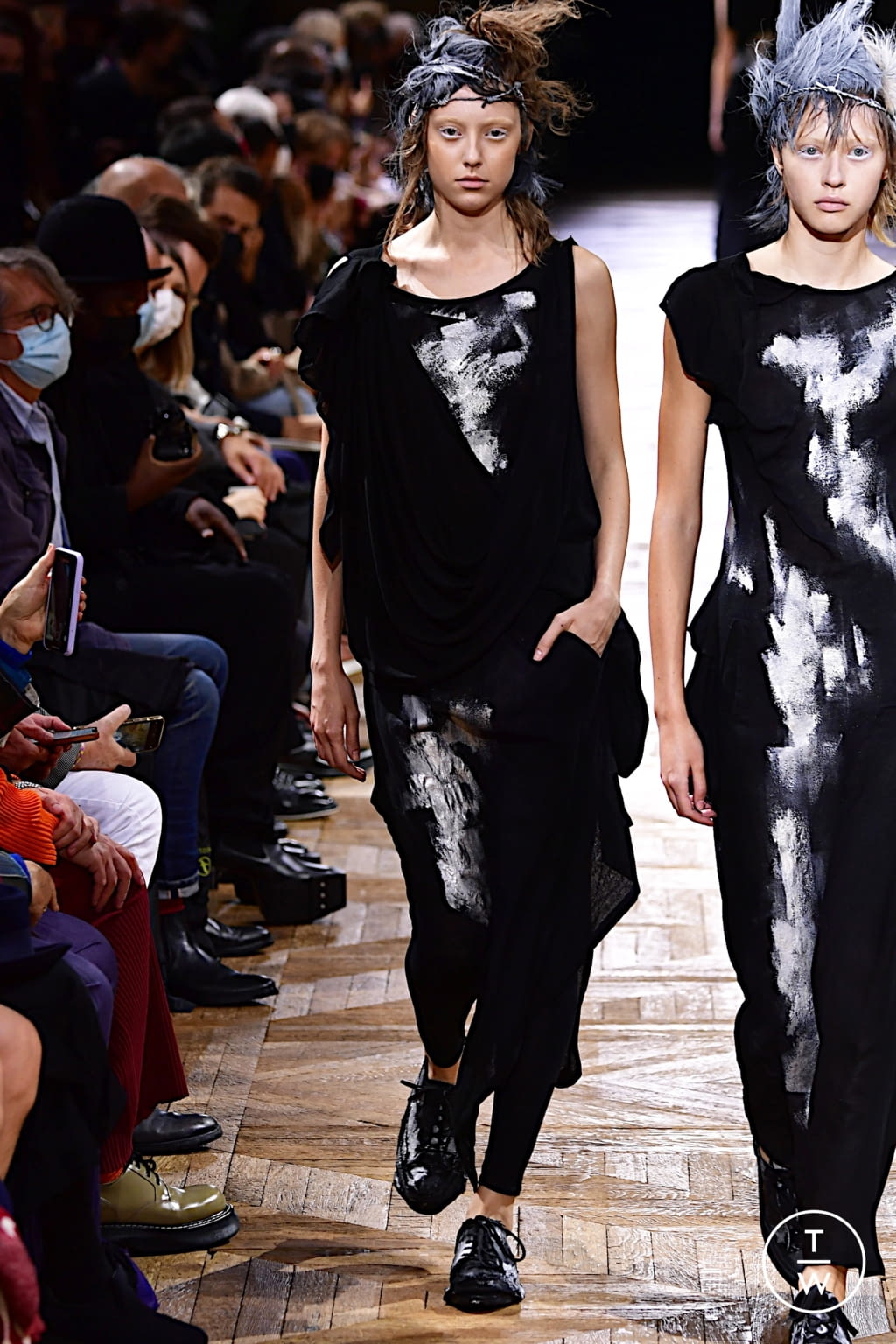 Fashion Week Paris Spring/Summer 2022 look 49 from the Yohji Yamamoto collection womenswear