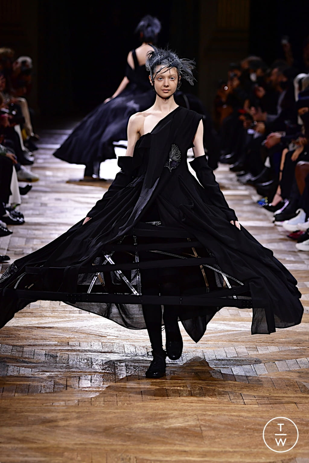 Fashion Week Paris Spring/Summer 2022 look 53 from the Yohji Yamamoto collection womenswear