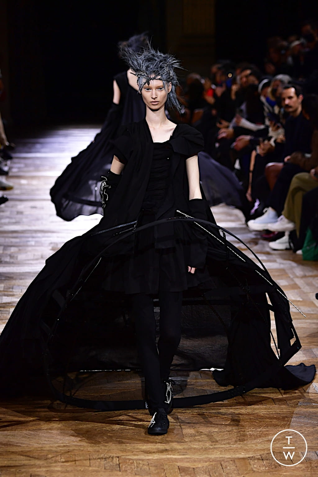 Fashion Week Paris Spring/Summer 2022 look 54 from the Yohji Yamamoto collection womenswear