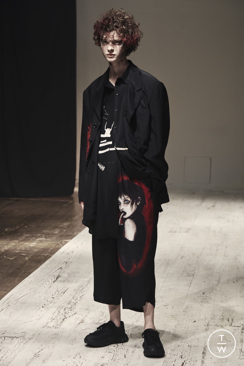 Fashion Week Paris Spring/Summer 2022 look 18 from the Yohji Yamamoto collection menswear