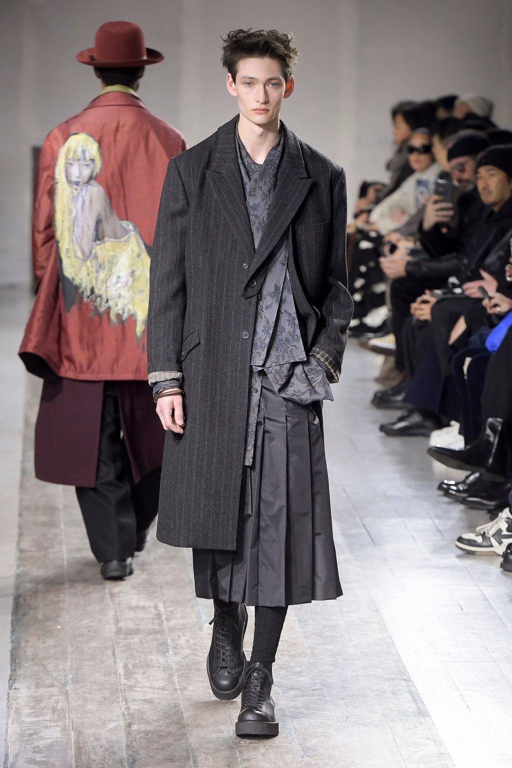 Fashion Week Paris Fall/Winter 2024 look 5 de la collection Yohji Yamamoto menswear