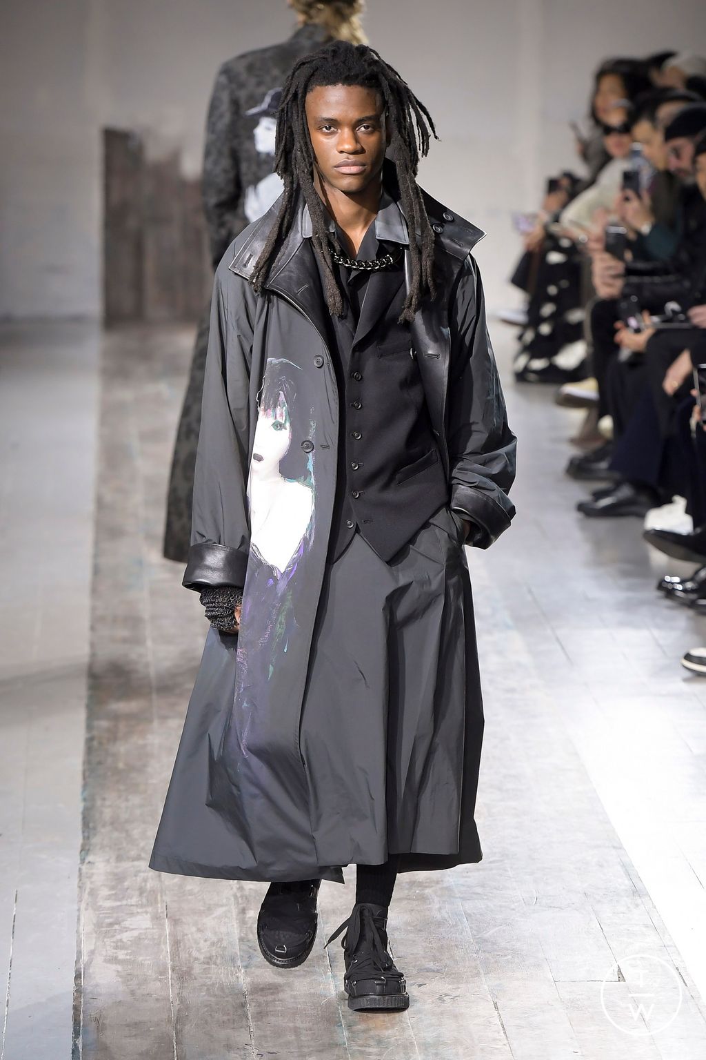 Fashion Week Paris Fall/Winter 2024 look 8 from the Yohji Yamamoto collection menswear