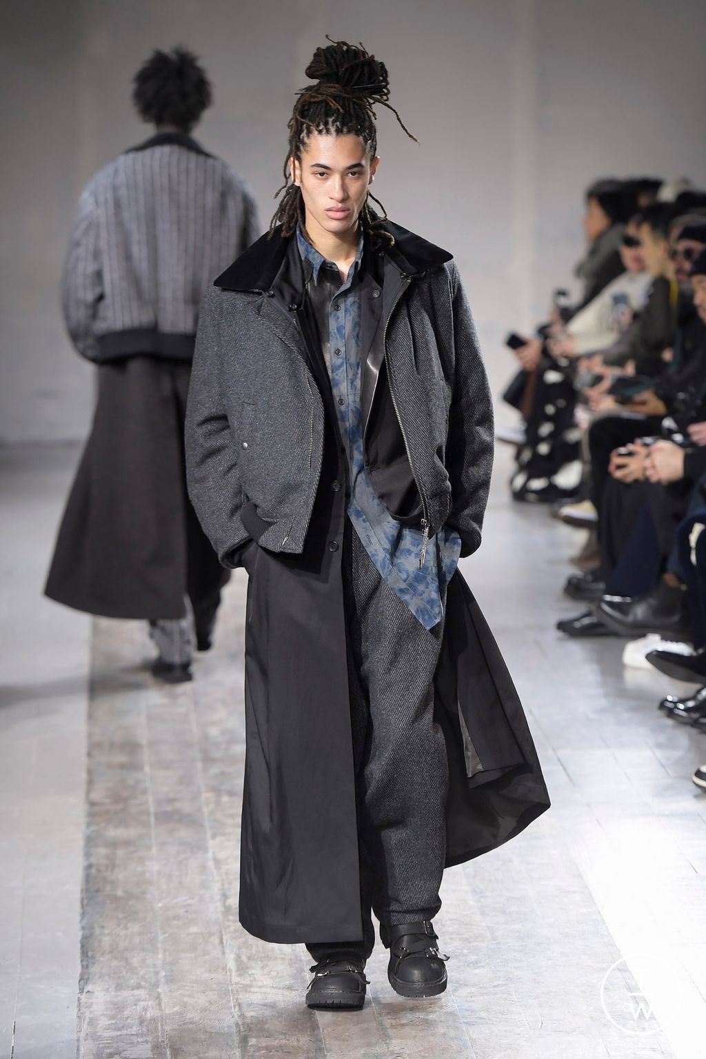 Fashion Week Paris Fall/Winter 2024 look 15 from the Yohji Yamamoto collection menswear