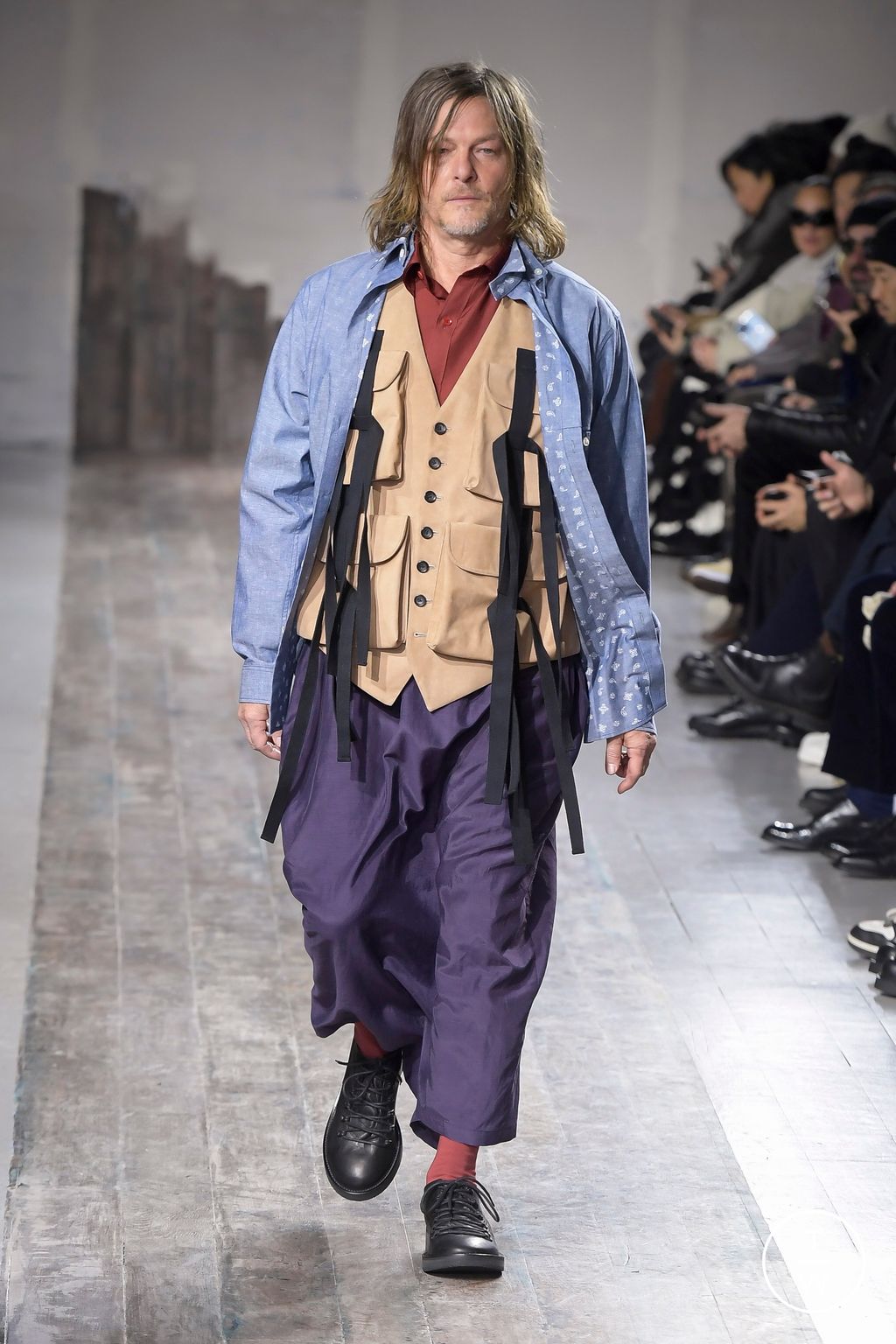 Fashion Week Paris Fall/Winter 2024 look 32 de la collection Yohji Yamamoto menswear
