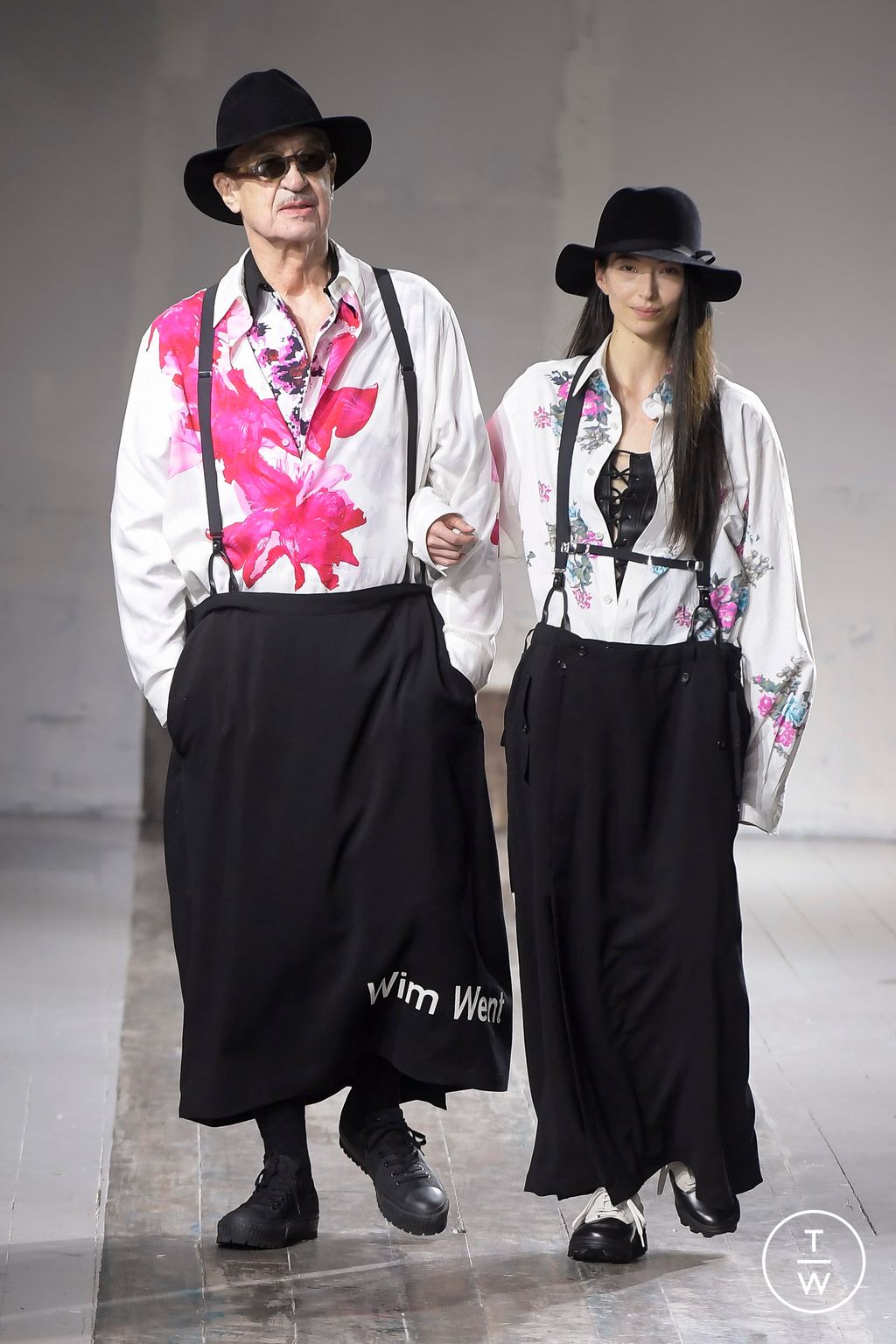 Fashion Week Paris Fall/Winter 2024 look 37 de la collection Yohji Yamamoto menswear