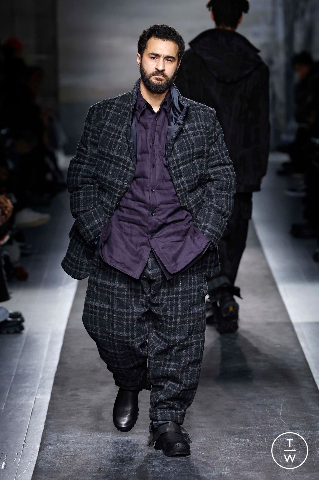 Fashion Week Paris Fall/Winter 2025 look 2 from the Yohji Yamamoto collection menswear