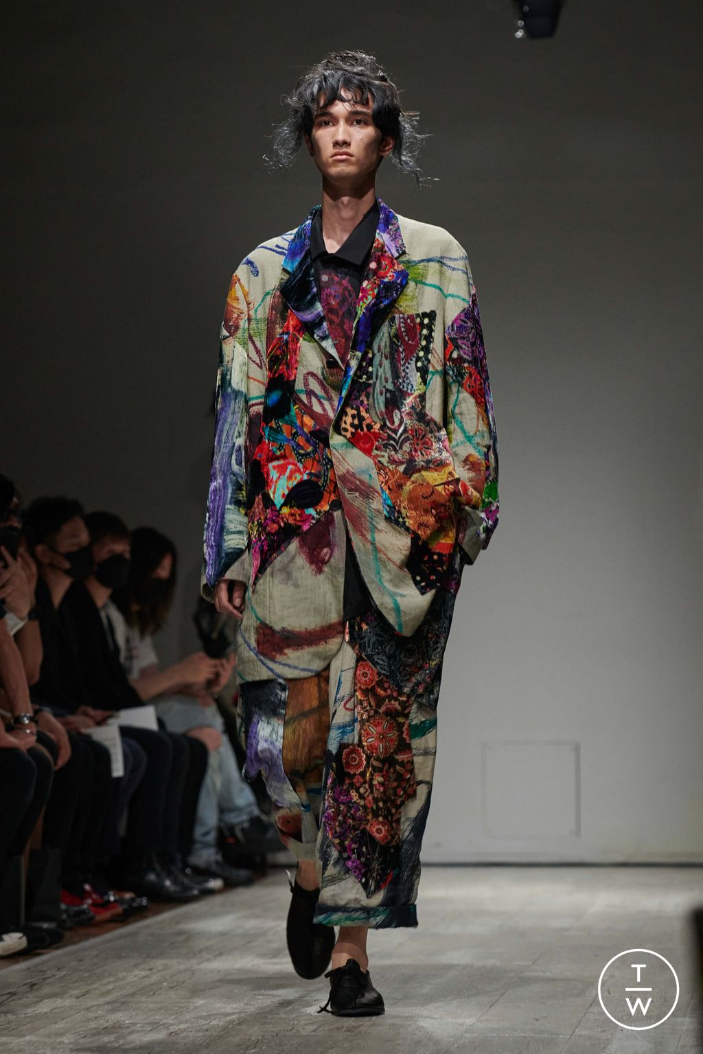 Fashion Week Paris Spring/Summer 2023 look 25 from the Yohji Yamamoto collection menswear
