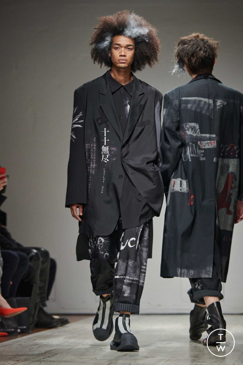 Fashion Week Paris Spring/Summer 2023 look 33 from the Yohji Yamamoto collection menswear
