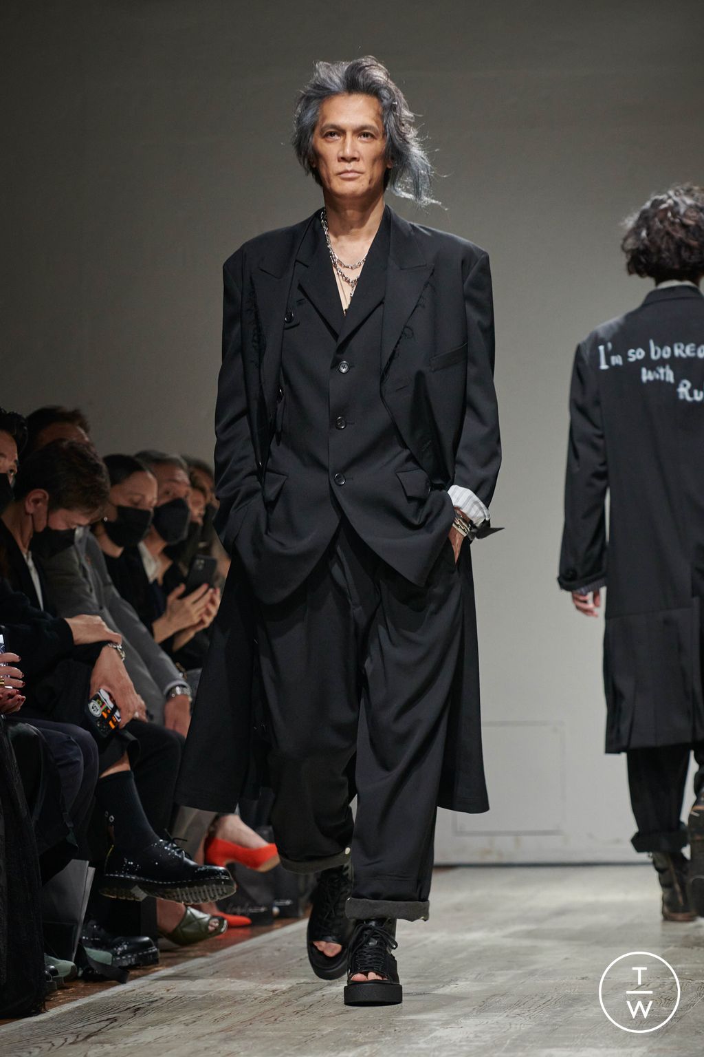 Fashion Week Paris Spring/Summer 2023 look 38 from the Yohji Yamamoto collection menswear