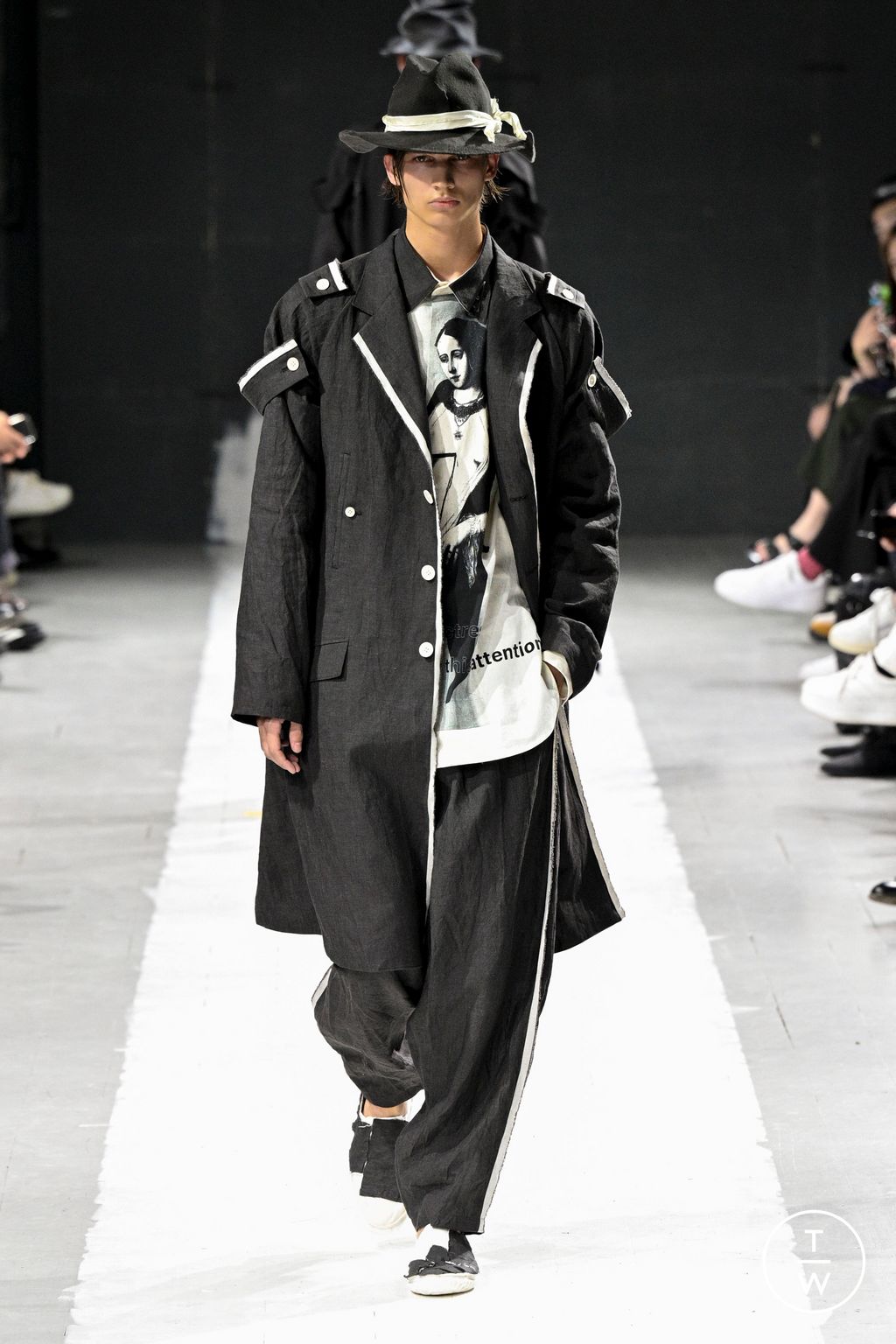 Fashion Week Paris Spring/Summer 2024 look 11 from the Yohji Yamamoto collection menswear