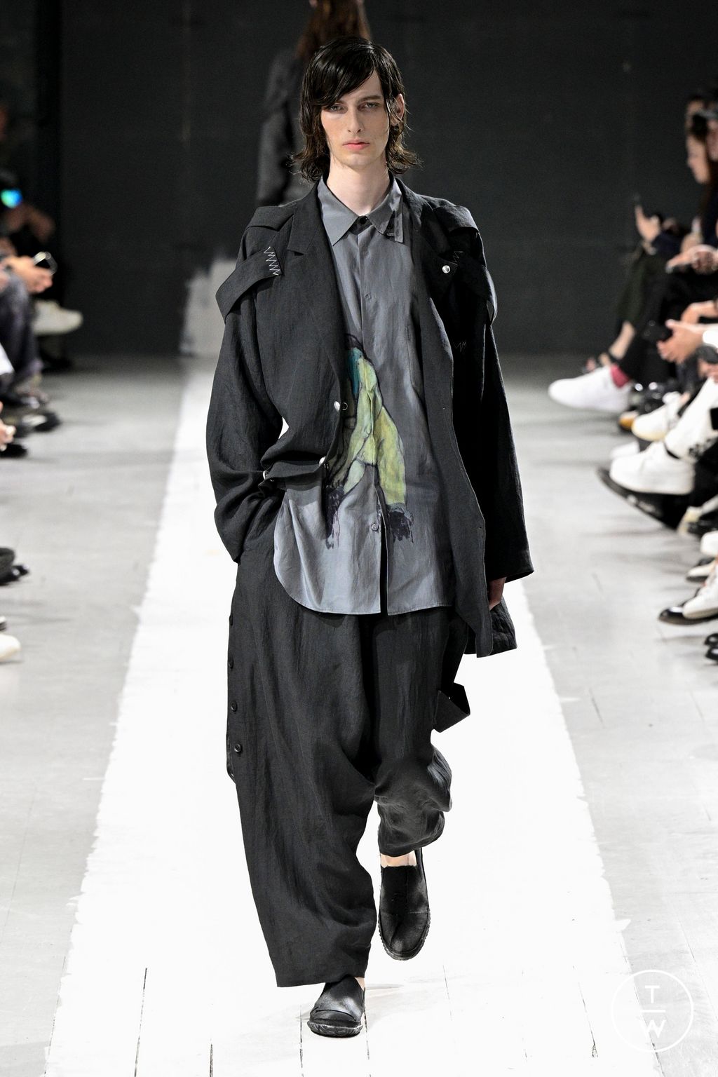 Fashion Week Paris Spring/Summer 2024 look 13 from the Yohji Yamamoto collection menswear