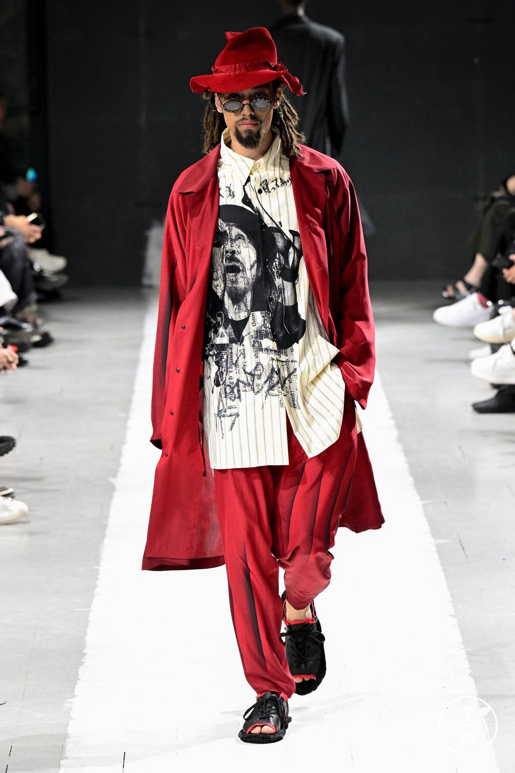 Fashion Week Paris Spring/Summer 2024 look 17 from the Yohji Yamamoto collection menswear