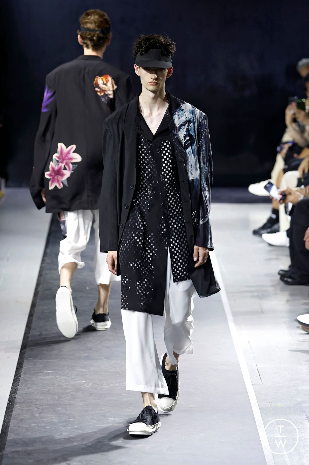 Fashion Week Paris Spring-Summer 2025 look 2 from the Yohji Yamamoto collection menswear