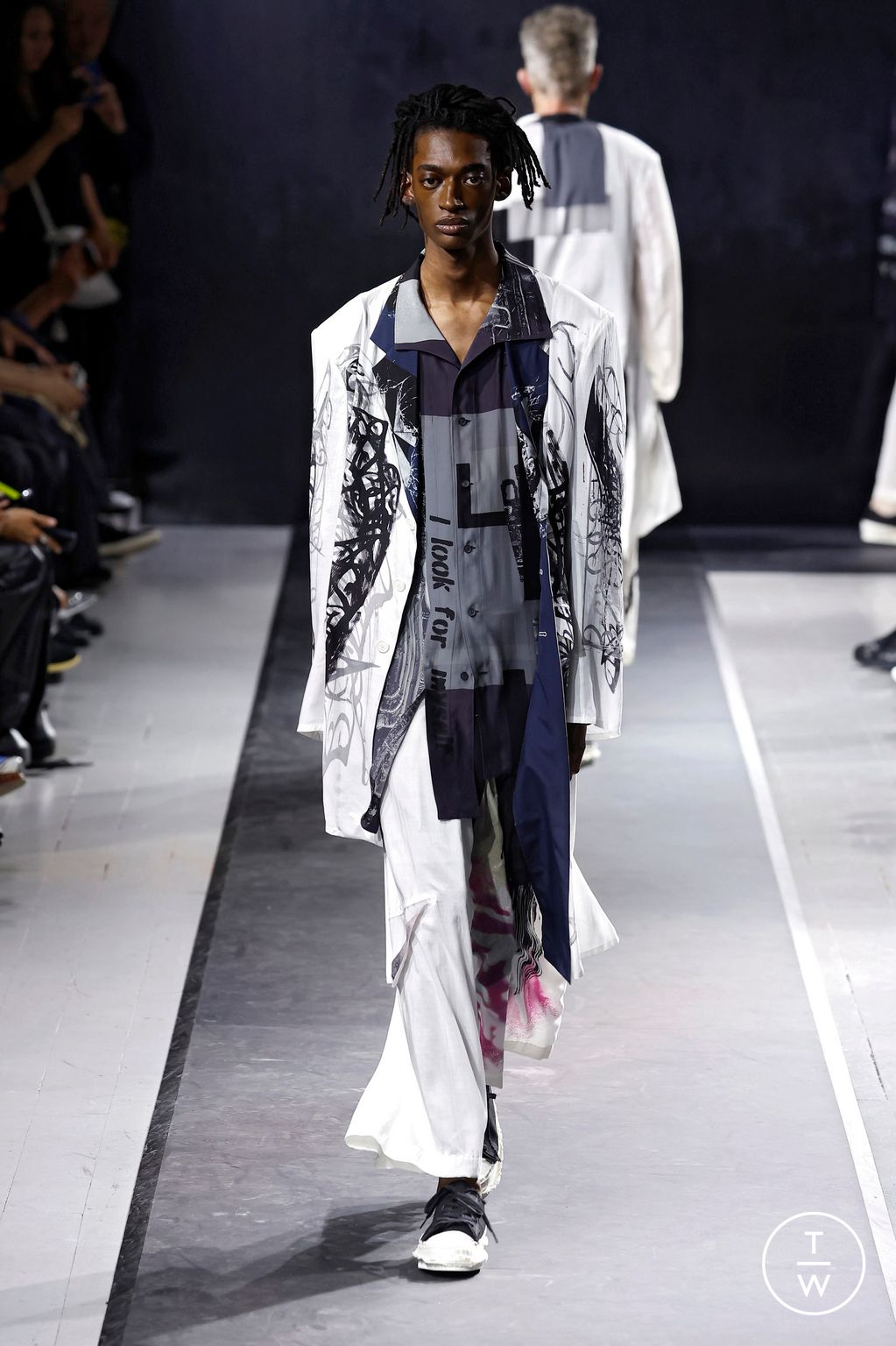 Fashion Week Paris Spring/Summer 2025 look 5 from the Yohji Yamamoto collection menswear