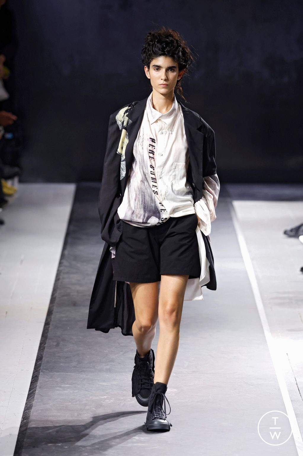 Fashion Week Paris Spring/Summer 2025 look 11 from the Yohji Yamamoto collection menswear