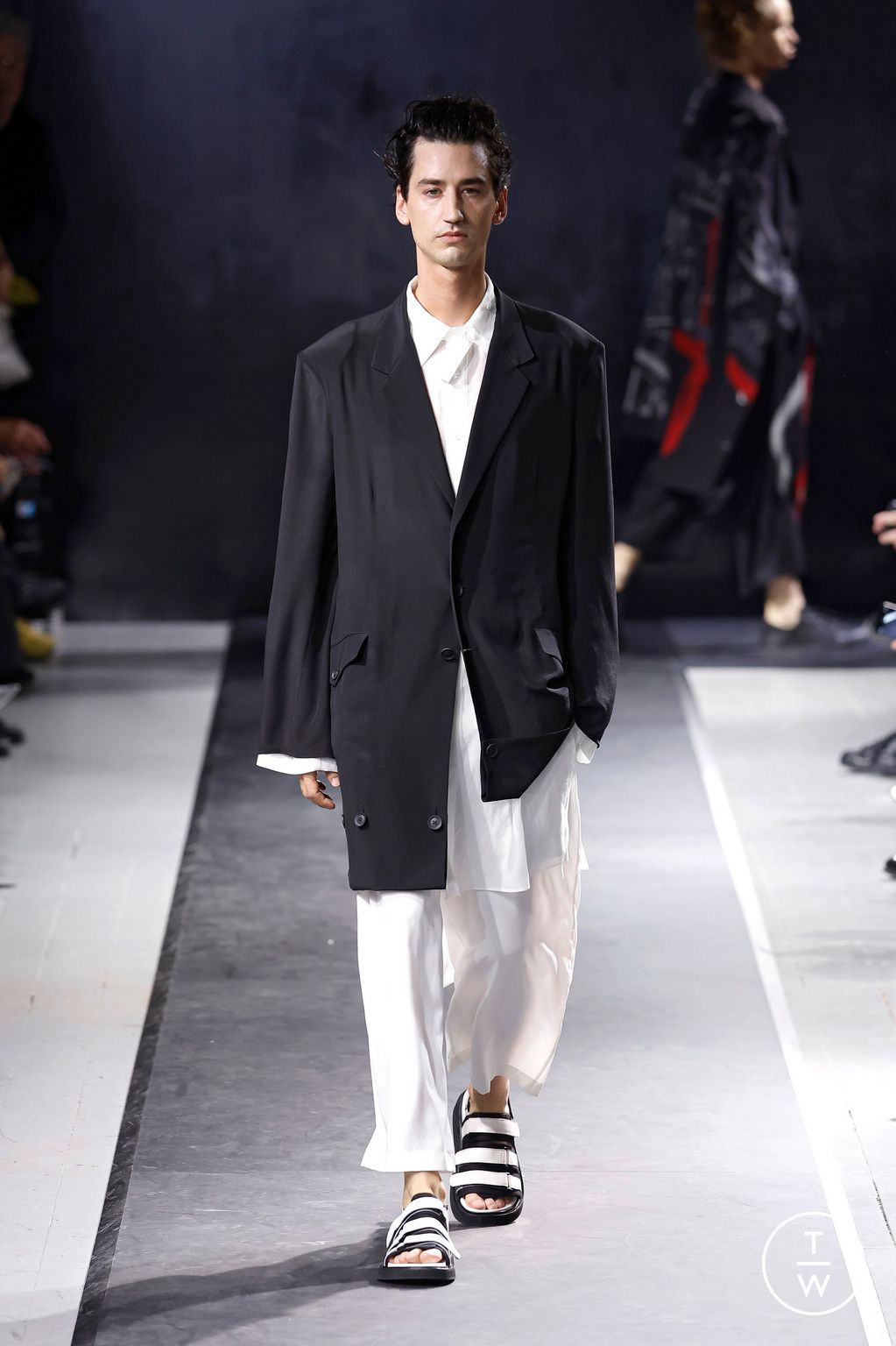 Fashion Week Paris Spring/Summer 2025 look 14 from the Yohji Yamamoto collection menswear