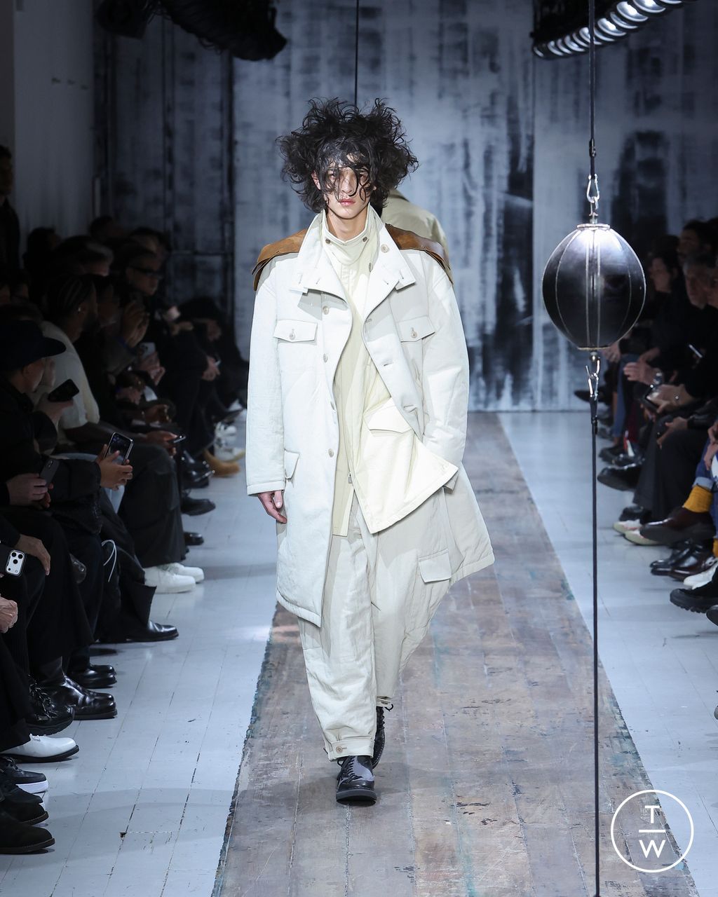Yohji Yamamoto FW26 menswear #25 - Tagwalk: The Fashion Search Engine