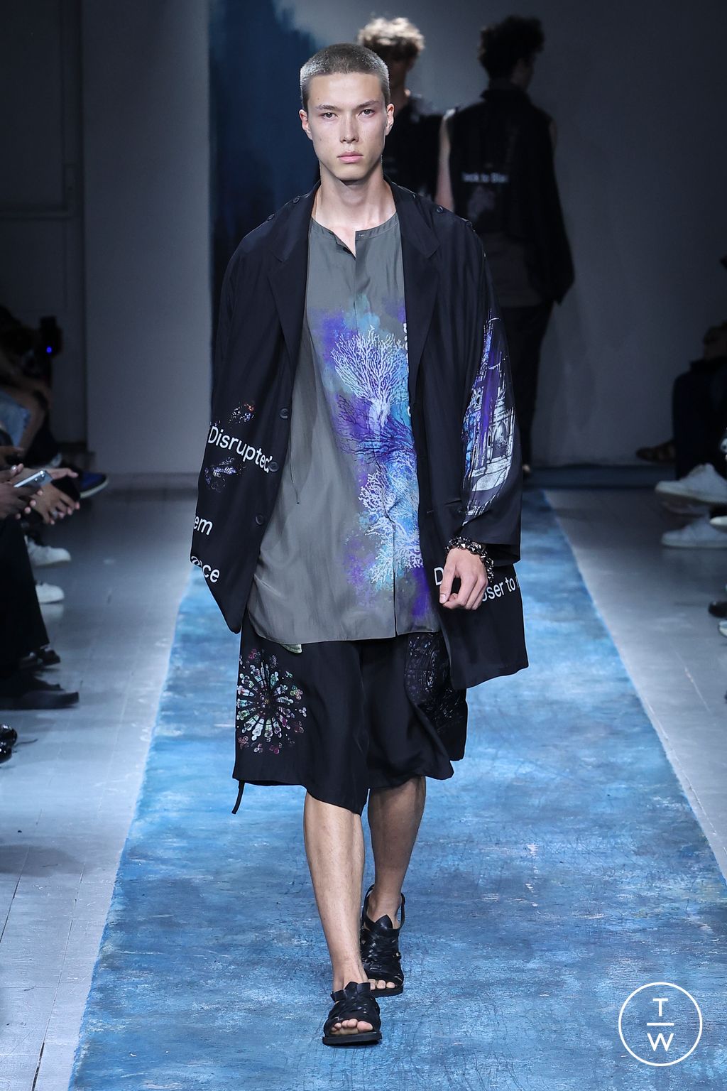 Fashion Week Paris Spring/Summer 2026 look 18 from the Yohji Yamamoto collection menswear