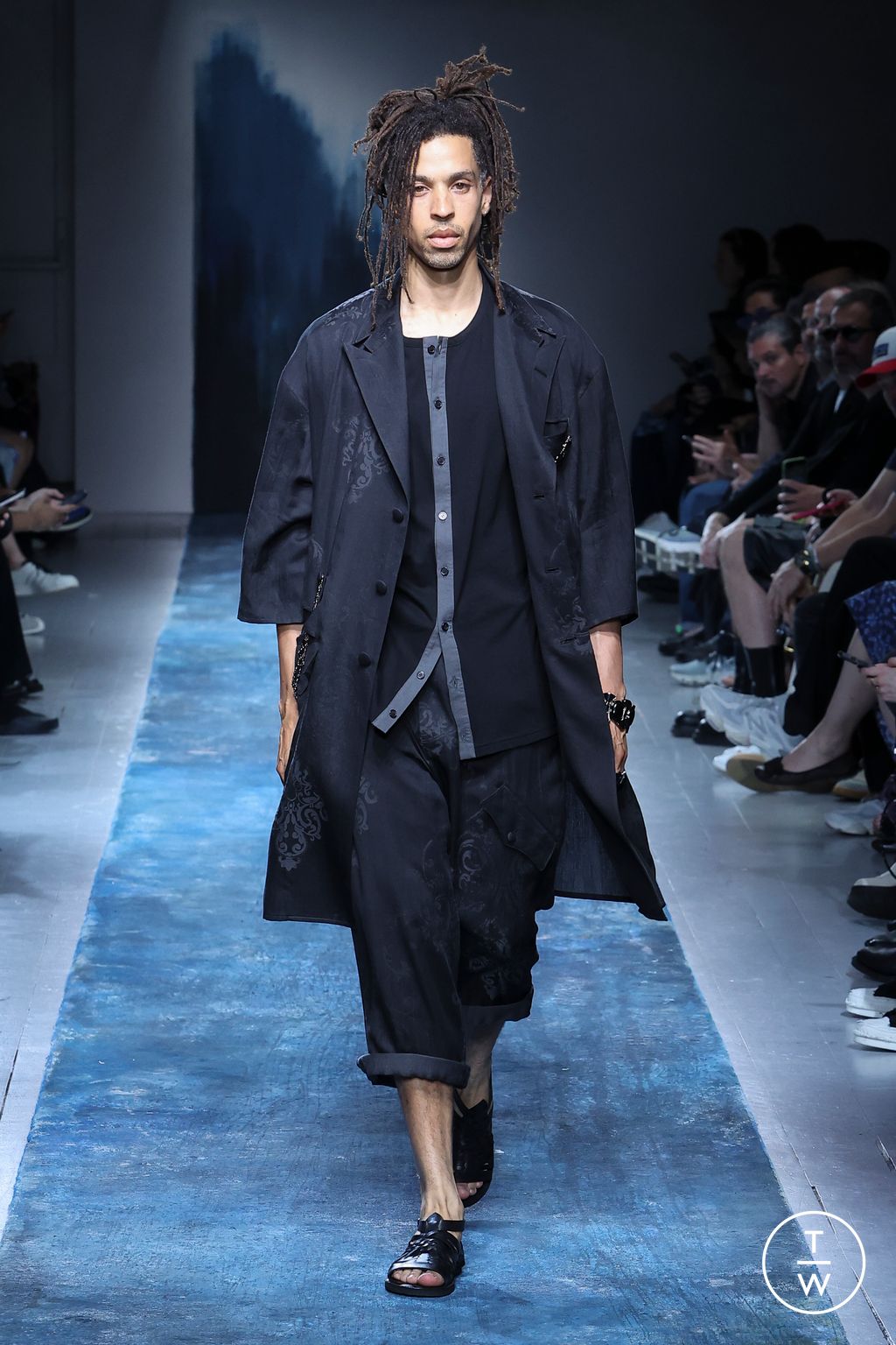 Fashion Week Paris Spring/Summer 2026 look 27 from the Yohji Yamamoto collection menswear