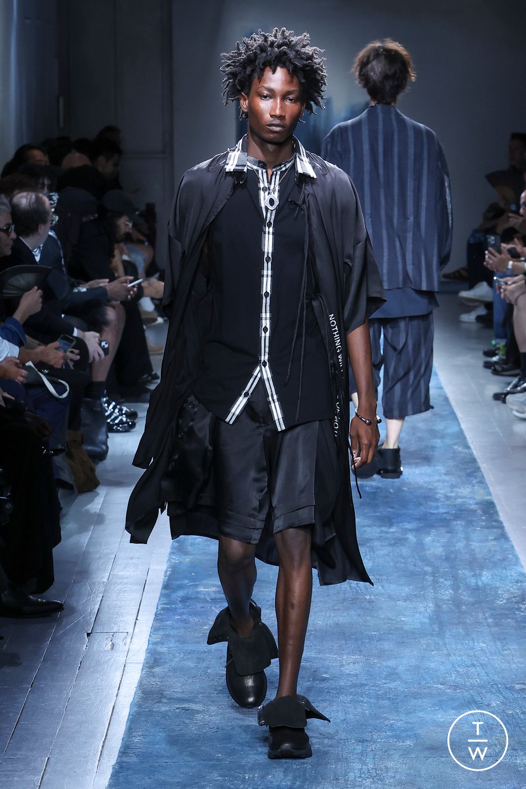 Fashion Week Paris Spring/Summer 2026 look 30 from the Yohji Yamamoto collection menswear