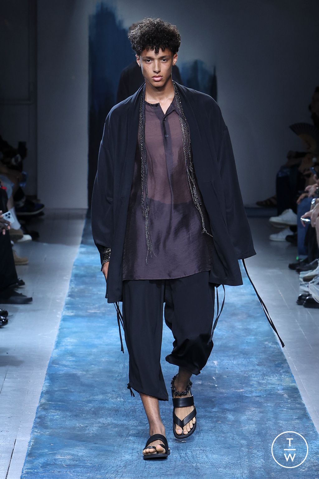 Fashion Week Paris Spring/Summer 2026 look 33 from the Yohji Yamamoto collection menswear