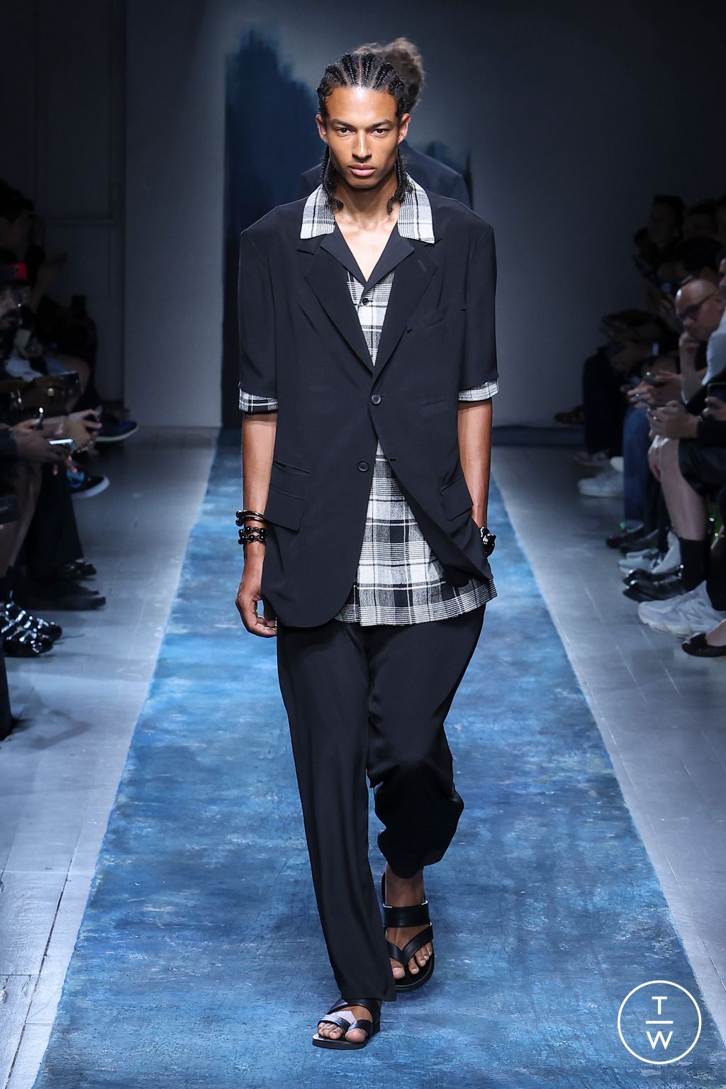 Fashion Week Paris Spring/Summer 2026 look 4 from the Yohji Yamamoto collection menswear