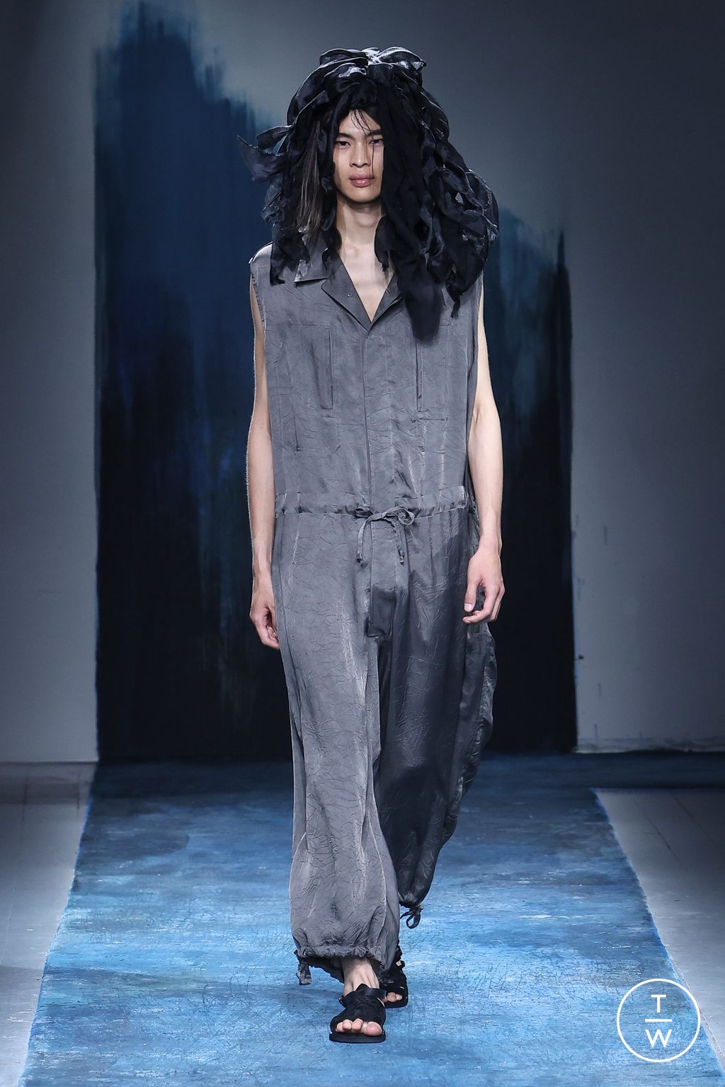 Fashion Week Paris Spring/Summer 2026 look 41 de la collection Yohji Yamamoto menswear