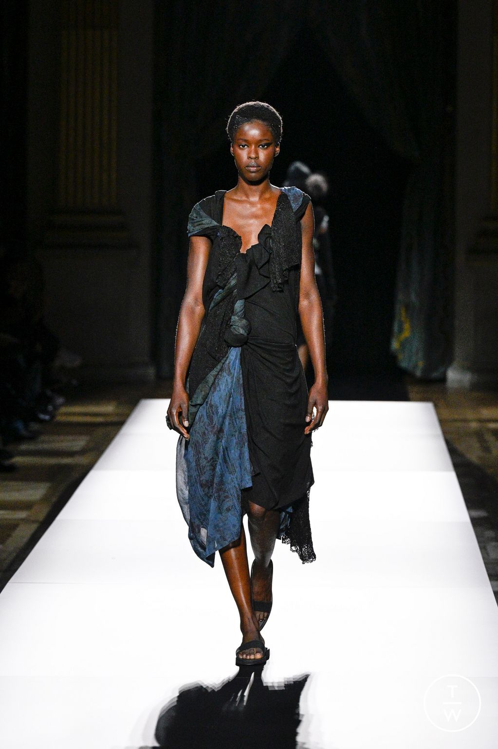 Fashion Week Paris Spring-Summer 2025 look 12 from the Yohji Yamamoto collection womenswear