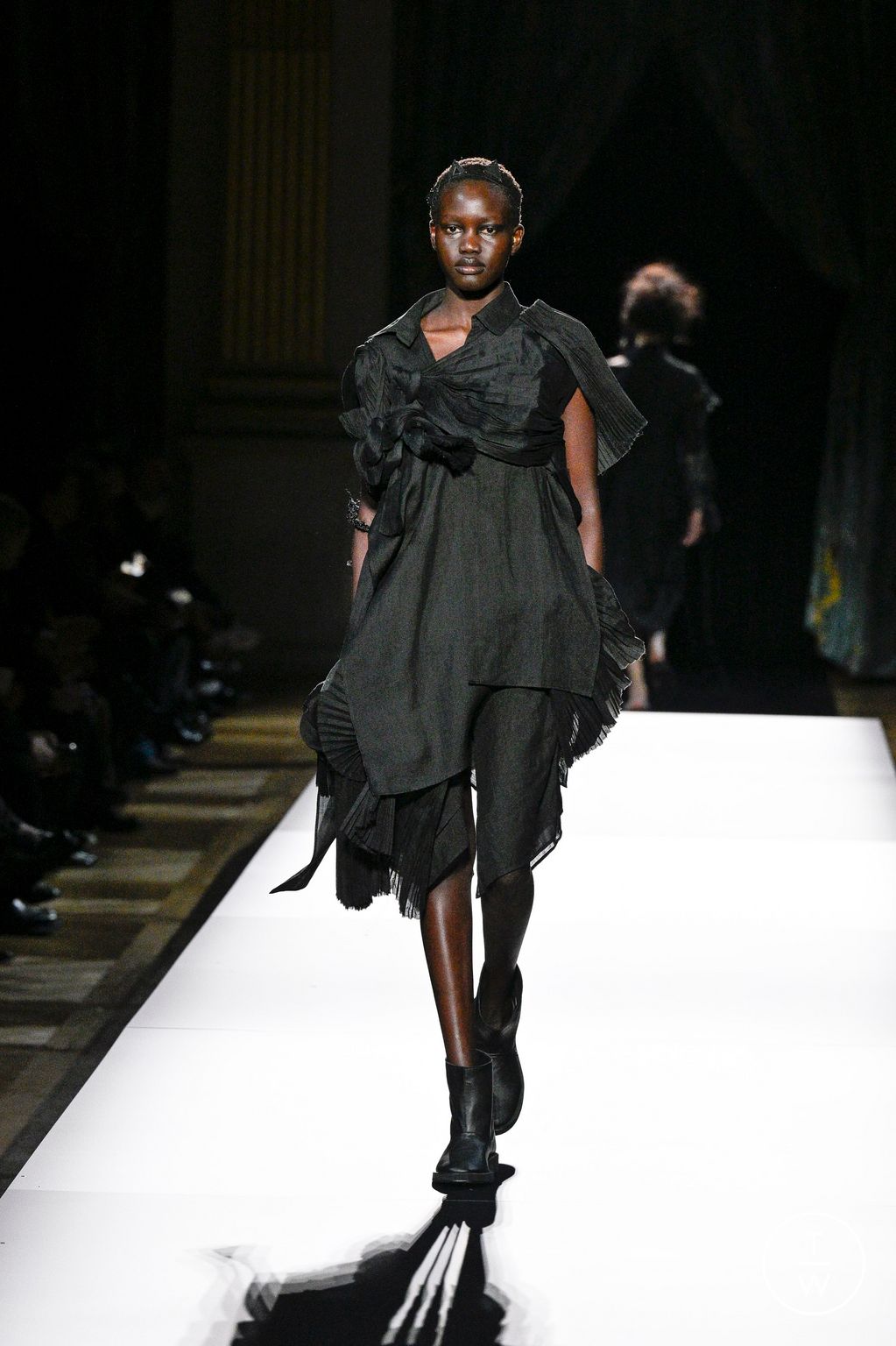 Fashion Week Paris Spring-Summer 2025 look 16 from the Yohji Yamamoto collection womenswear