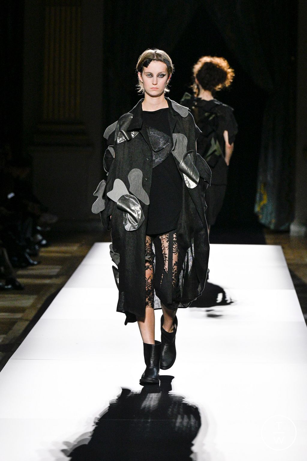 Fashion Week Paris Spring/Summer 2025 look 20 from the Yohji Yamamoto collection womenswear