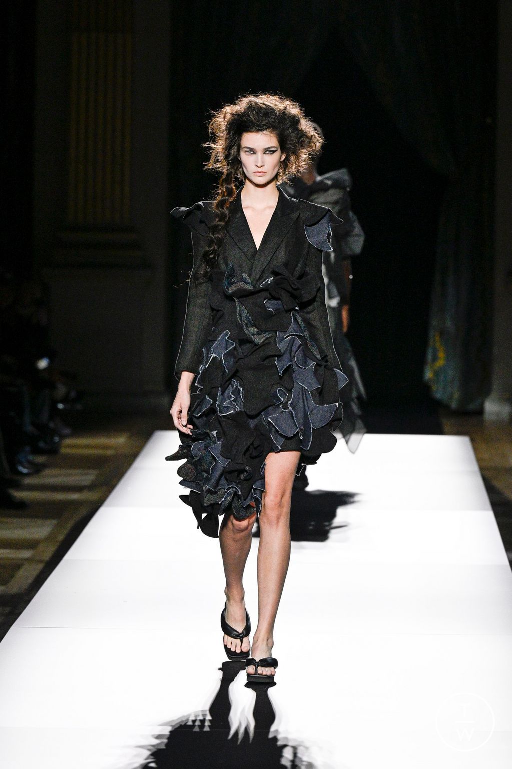 Fashion Week Paris Spring-Summer 2025 look 28 from the Yohji Yamamoto collection womenswear