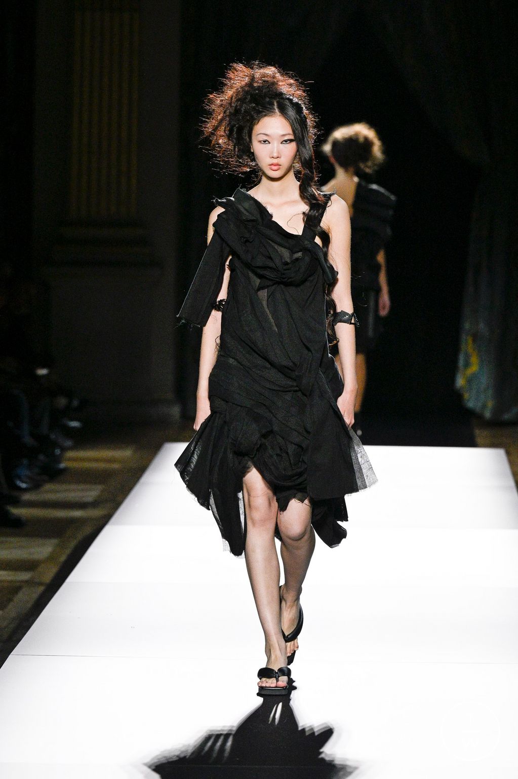 Fashion Week Paris Spring-Summer 2025 look 30 from the Yohji Yamamoto collection womenswear