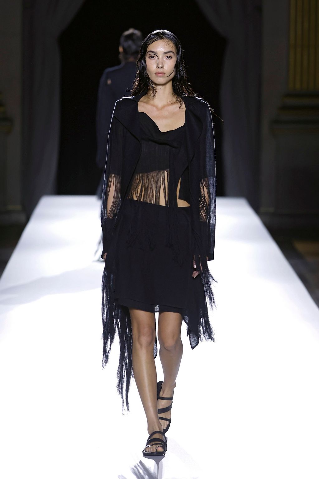 Fashion Week Paris Spring/Summer 2026 look 6 from the Yohji Yamamoto collection 女装