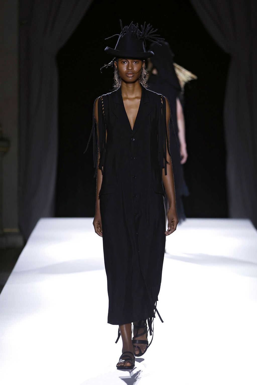 Fashion Week Paris Spring/Summer 2026 look 10 from the Yohji Yamamoto collection womenswear